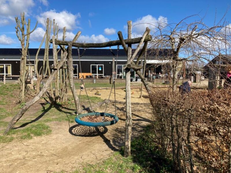 Actie Overbetuwe Doet: sparen voor de nestschommel